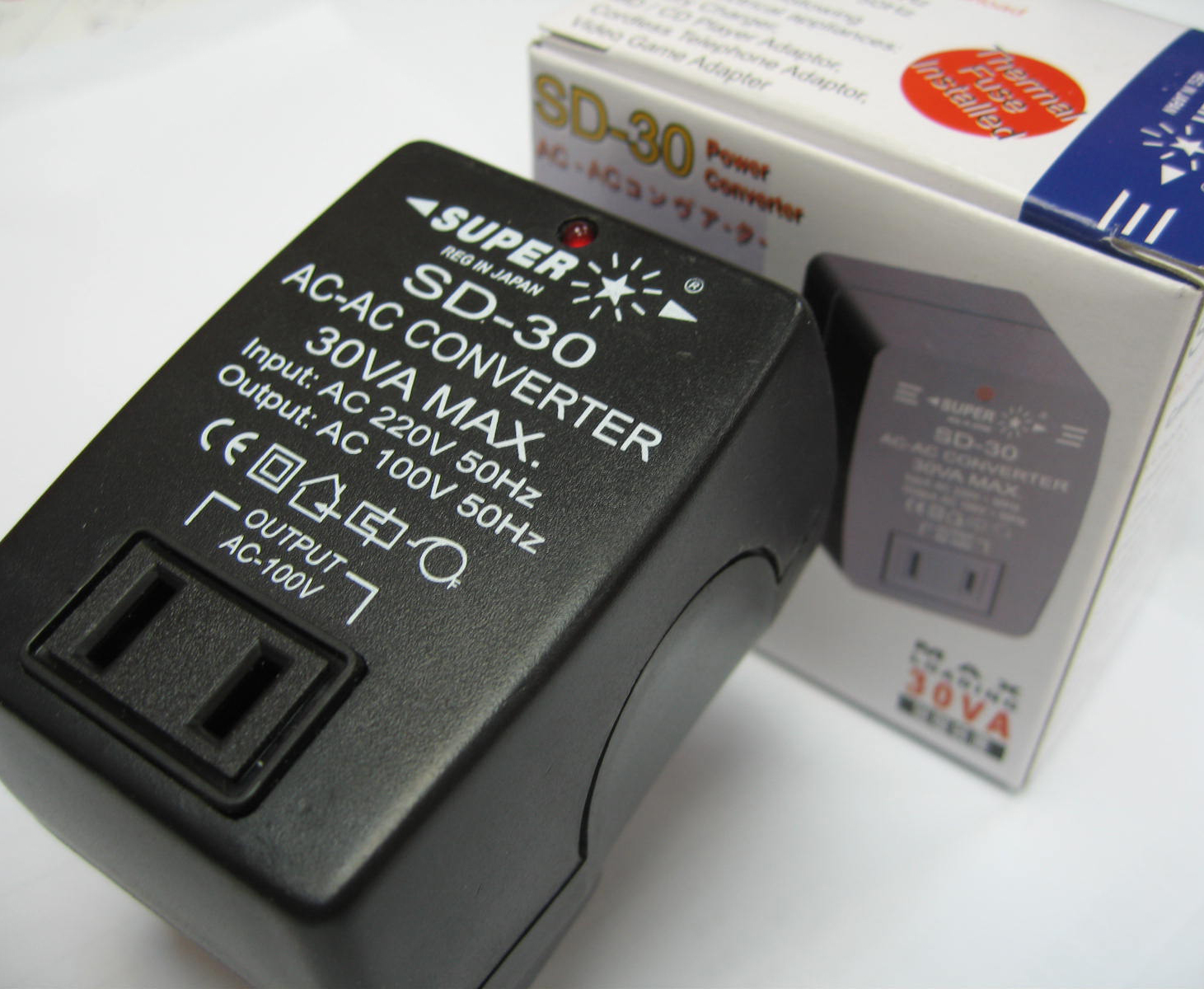 變壓器 220轉輸出110V 1000W 日本,台灣,美國等100V 電器使用 AC-Adaptor/Transformer 線圈變牛