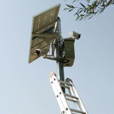 車船用太陽能供電系統套裝  輸出AC220V,12V,USB-5V 正弦波處理器AC220V-600w 12v100Ah磷酸鐵鋰電池電池 單晶矽太陽能板150W: 3件x50W18V   IP67防水  一般家庭小電器用 體積細 主機:34